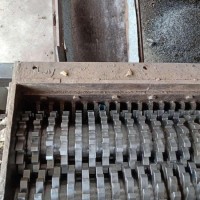 低价出售800型撕碎机