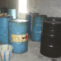 200个油桶当垃圾卖，装过沥青的，量大