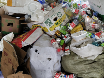 大量塑料瓶处理图1