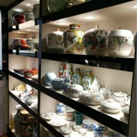 瓷器老花瓶收购多少钱一只=问我就对了