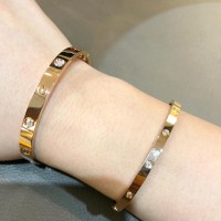 宜兴买来一个月的卡地亚手镯大概按专柜几折回收