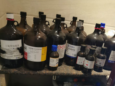 1万多个玻璃试剂瓶处理