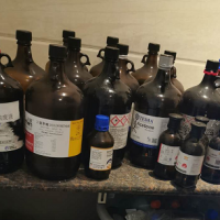 1万多个玻璃试剂瓶处理