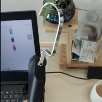 几万个塑料衣架处理