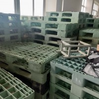300个左右塑料托盘处理