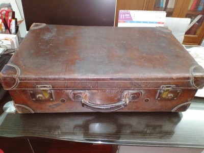 古旧皮箱处理图1