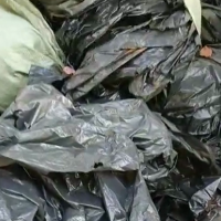 厂里每个月都有大量黑色尼龙处理