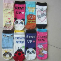 杭州西湖库存女装回收价格多少一件_快速咨询杭州服装回收公司