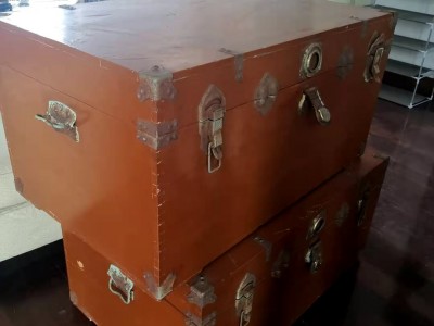 大量家具及三个樟木箱处理