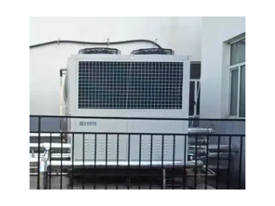 一台苏净空气能空调机组处理