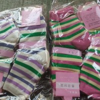 扬州库存棉袜回收公司电话-库存袜子回收