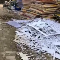 亚克力处理每个月大概10几吨