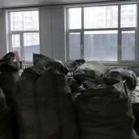 工厂大量不干胶纸边角料及其他废品处理
