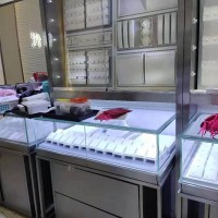 八个珠宝展示柜处理