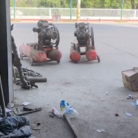 5台空压机及大量废铁废品处理