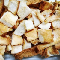 每天500斤左右面包边角料处理