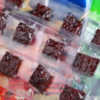 四米二货车一车临期牛肉干及过期奶片处理