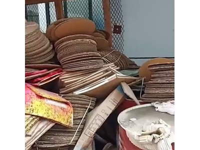 厂里大量废纸处理
