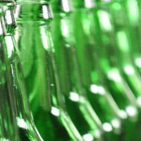 ktv每个月4000-6000个啤酒瓶处理