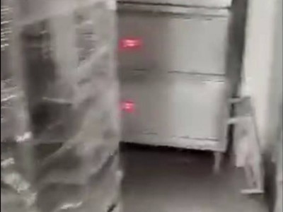 8吨多不锈钢厨房设备物资处理图2
