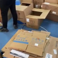 库房大量废纸箱处理