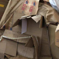 厂里纸箱及螺丝等废品处理