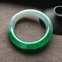 在厦门闲置翡翠能否卖出高价，玉街高价翡翠回收