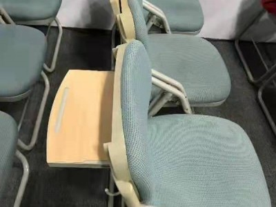 办公室搬迁处理  300多个会议椅子处理
