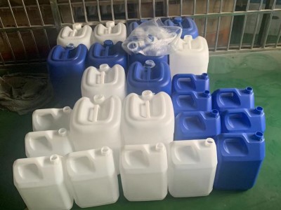 厂里四套反应釜设备及吨桶塑料桶处理图3