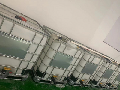 厂里四套反应釜设备及吨桶塑料桶处理图2