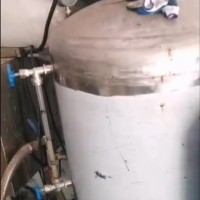 厂里生产设备及塑料桶等废品处理