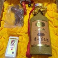 胶南回收50年茅台酒瓶值多少钱