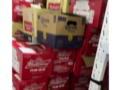 KTV每周两百多箱啤酒瓶处理