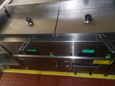 饭店大量不锈钢厨房设备处理图2