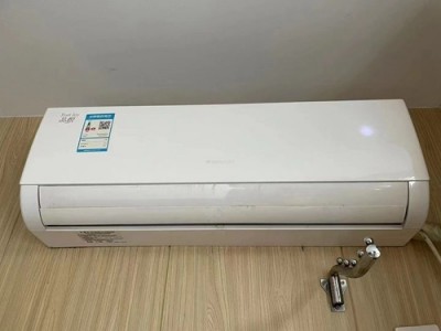 长期出售酒店用品、设备、布草、床垫、家具、电视、电脑，电器等酒店所有物资