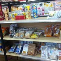 超市一批临期食品处理