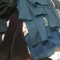 七八吨废旧衣服处理