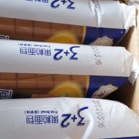 2000多箱临期面包处理