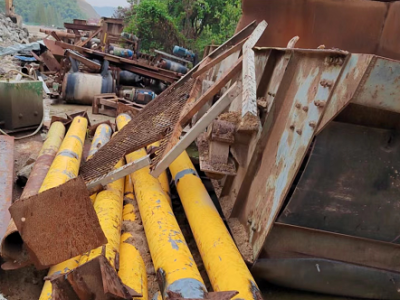 沙场一百多吨机械设备当废钢铁处理图1
