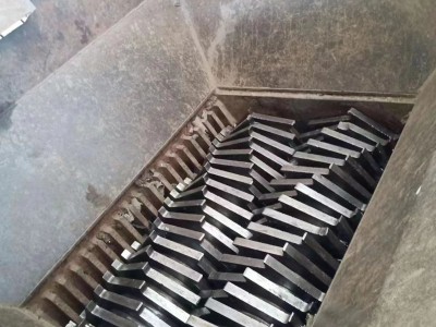7万转让1000型二手撕碎机37千瓦电机刀片直径400厚25图2