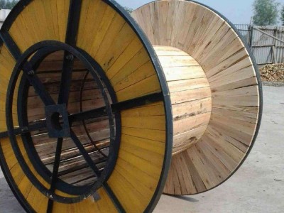 一批库存新电缆盘当二手处理图3