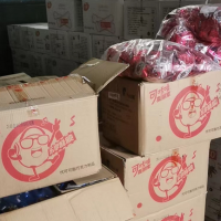 几十箱过期糖果处理