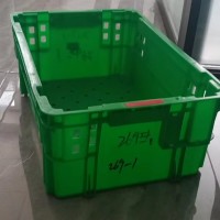 1000多个废旧塑料箱 塑料果筐 错位筐 塑料小筐EU箱处理