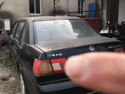 一辆二手大众志俊轿车转让处理图2