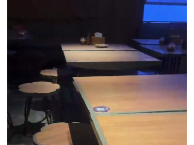 餐饮店40套左右铁质桌椅处理