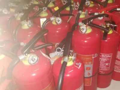 141个灭火器及160个防毒面具处理