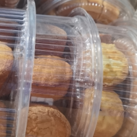2吨多过期面包蛋糕等食品处理