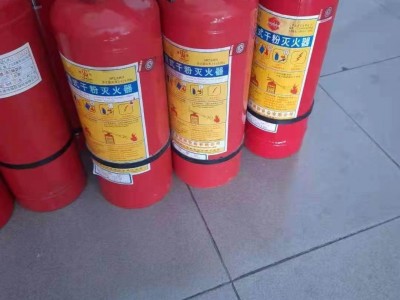 100多个3公斤干粉灭火器