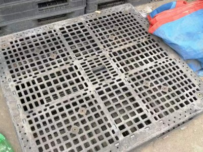260个左右塑料托盘处理（双面网格重型加8根以上钢管）图2