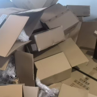 厂里每个月七八吨废纸处理